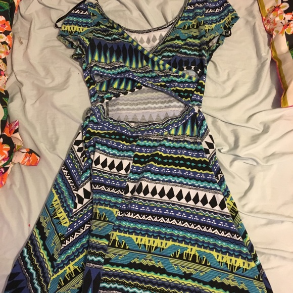 Dress w/ open back - Picture 2 of 2